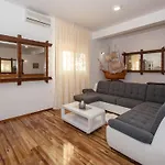 My Dalmatia - Seaside Marin With Private Heated Pool Σπίτι διακοπών *
