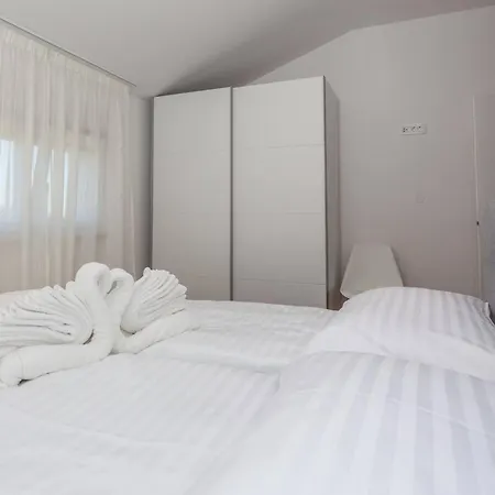 בית נופש My Dalmatia - Seaside Marin With Private Heated Pool סבטי פטר