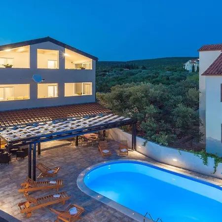 בית נופש My Dalmatia - Seaside Marin With Private Heated Pool *