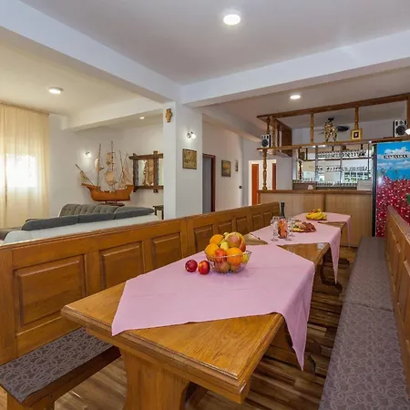 My Dalmatia - Seaside Marin With Private Heated Pool Ferienhaus