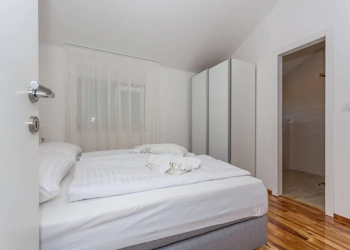 My Dalmatia - Seaside Marin With Private Heated Pool Semesterbostad *